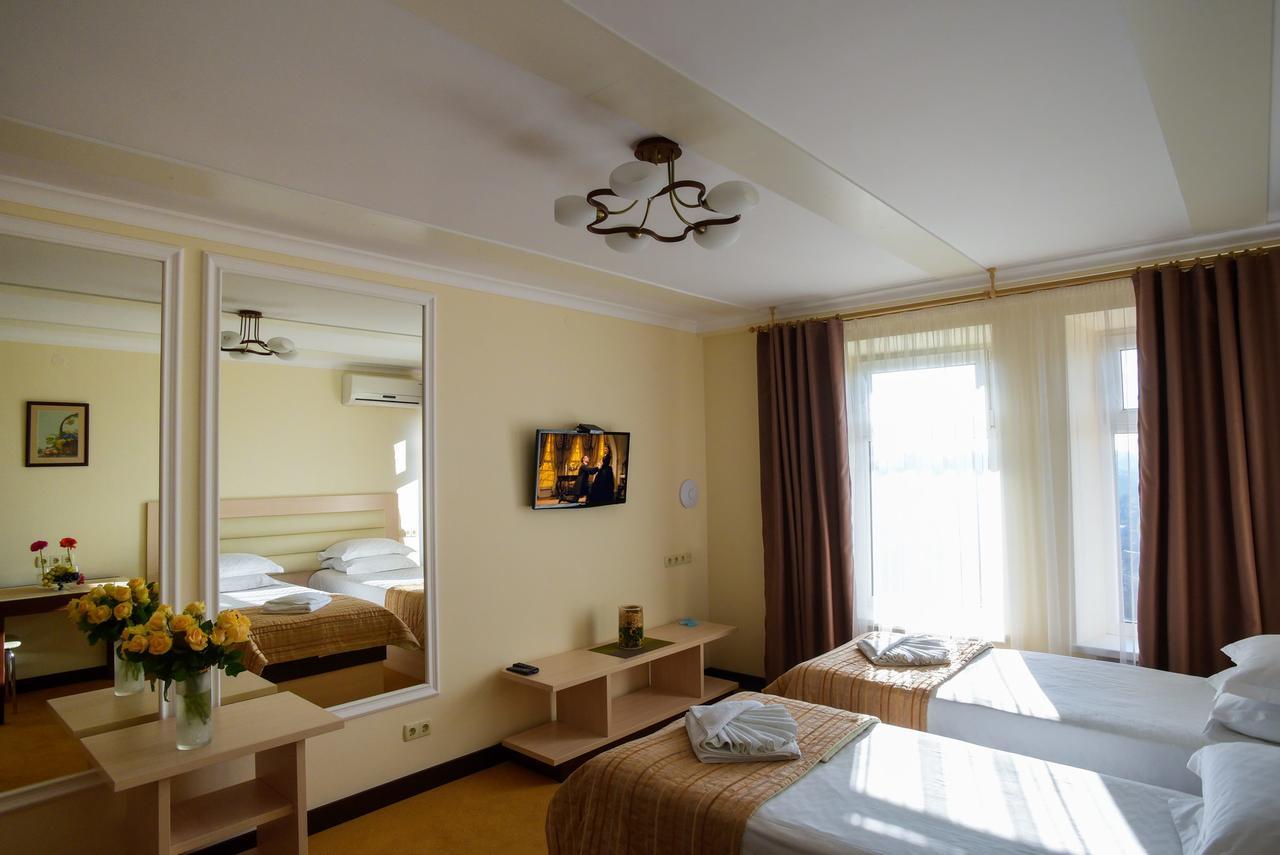 Aparthotel On Klinichna St. Kyiv Eksteriør billede