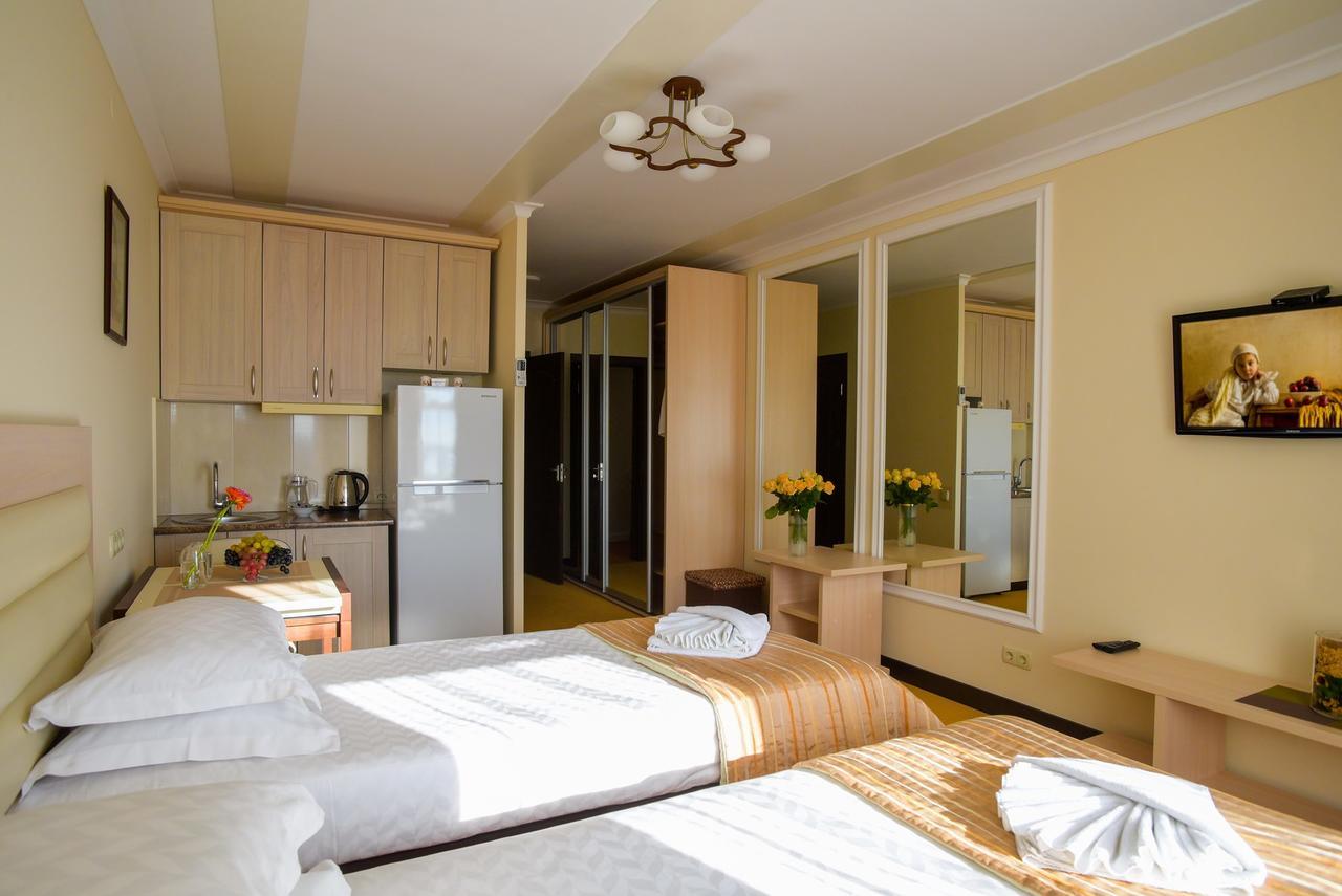 Aparthotel On Klinichna St. Kyiv Eksteriør billede