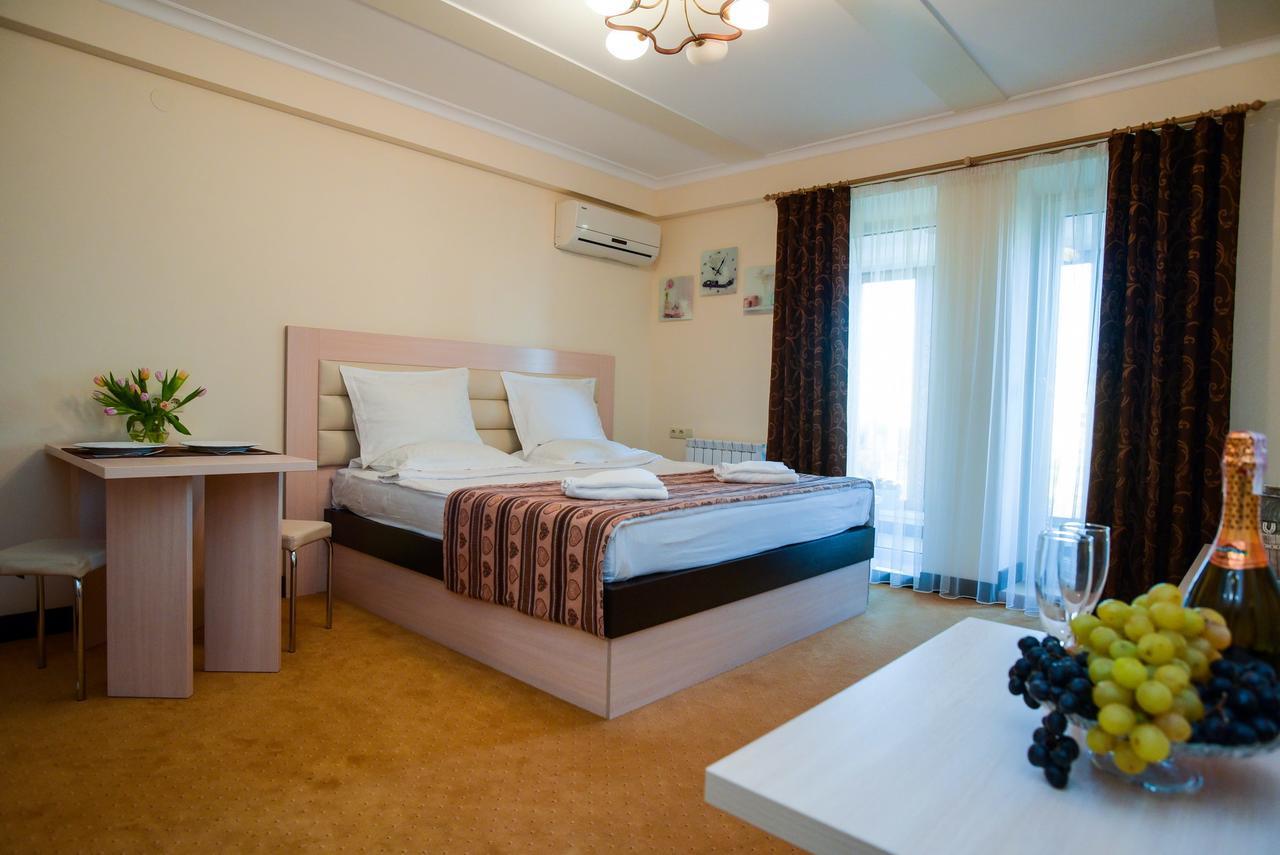 Aparthotel On Klinichna St. Kyiv Eksteriør billede