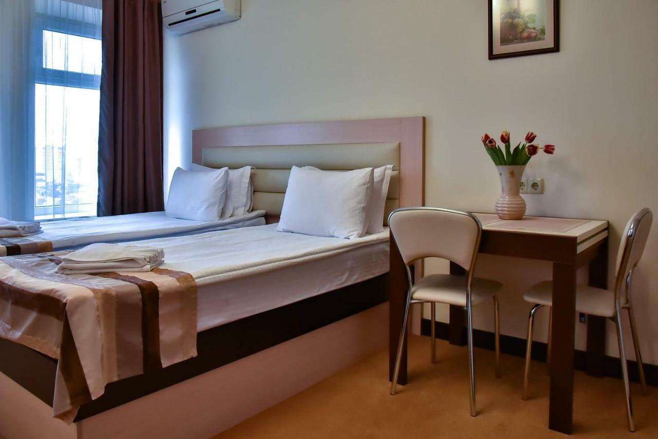 Aparthotel On Klinichna St. Kyiv Eksteriør billede