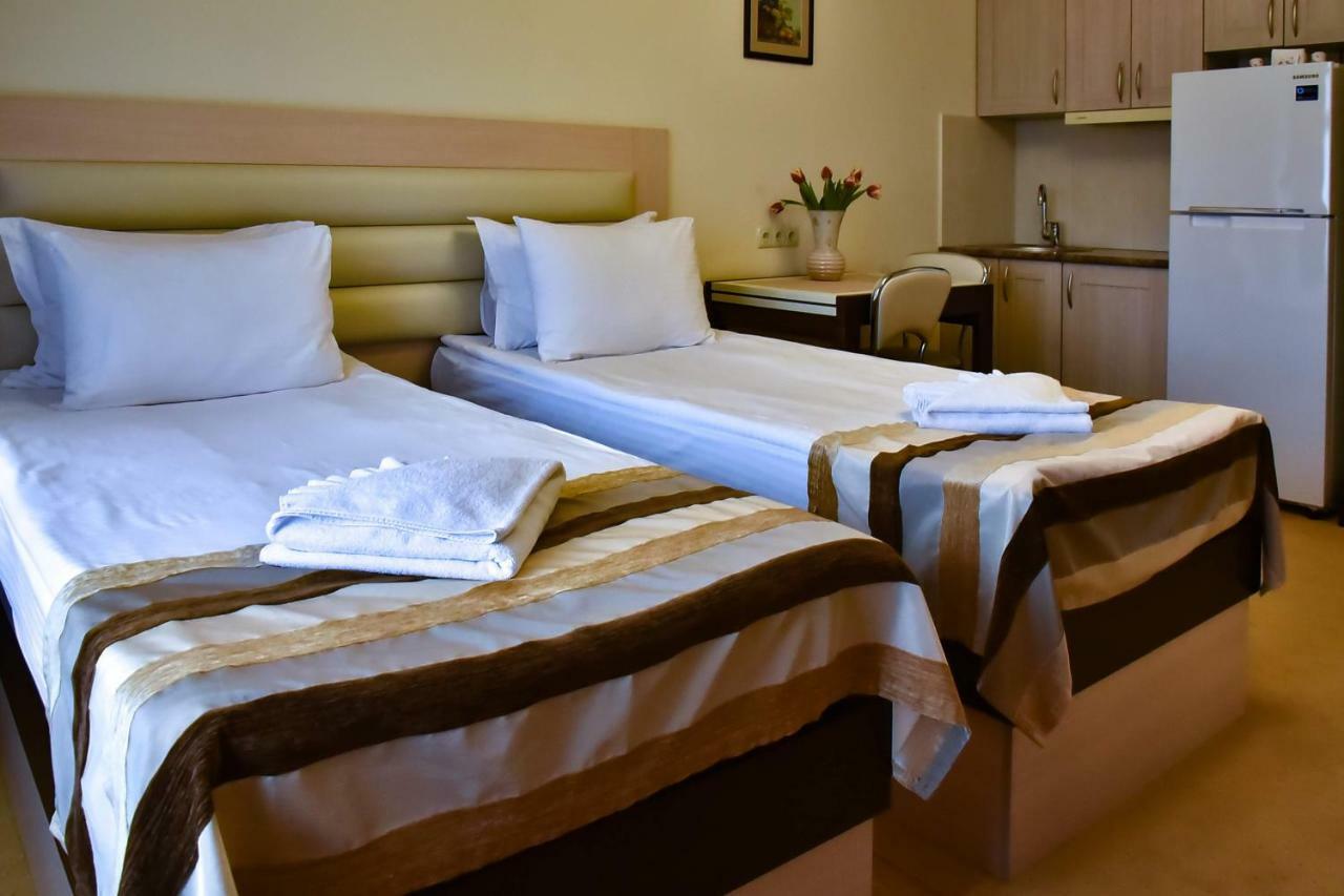 Aparthotel On Klinichna St. Kyiv Eksteriør billede