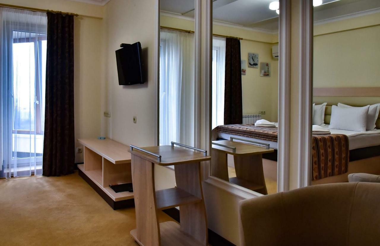 Aparthotel On Klinichna St. Kyiv Eksteriør billede